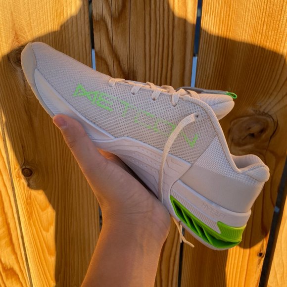 Mens Size 9 Nike Metcon 8 Beige Green Strike DO9328-006 - Picture 2 of 10